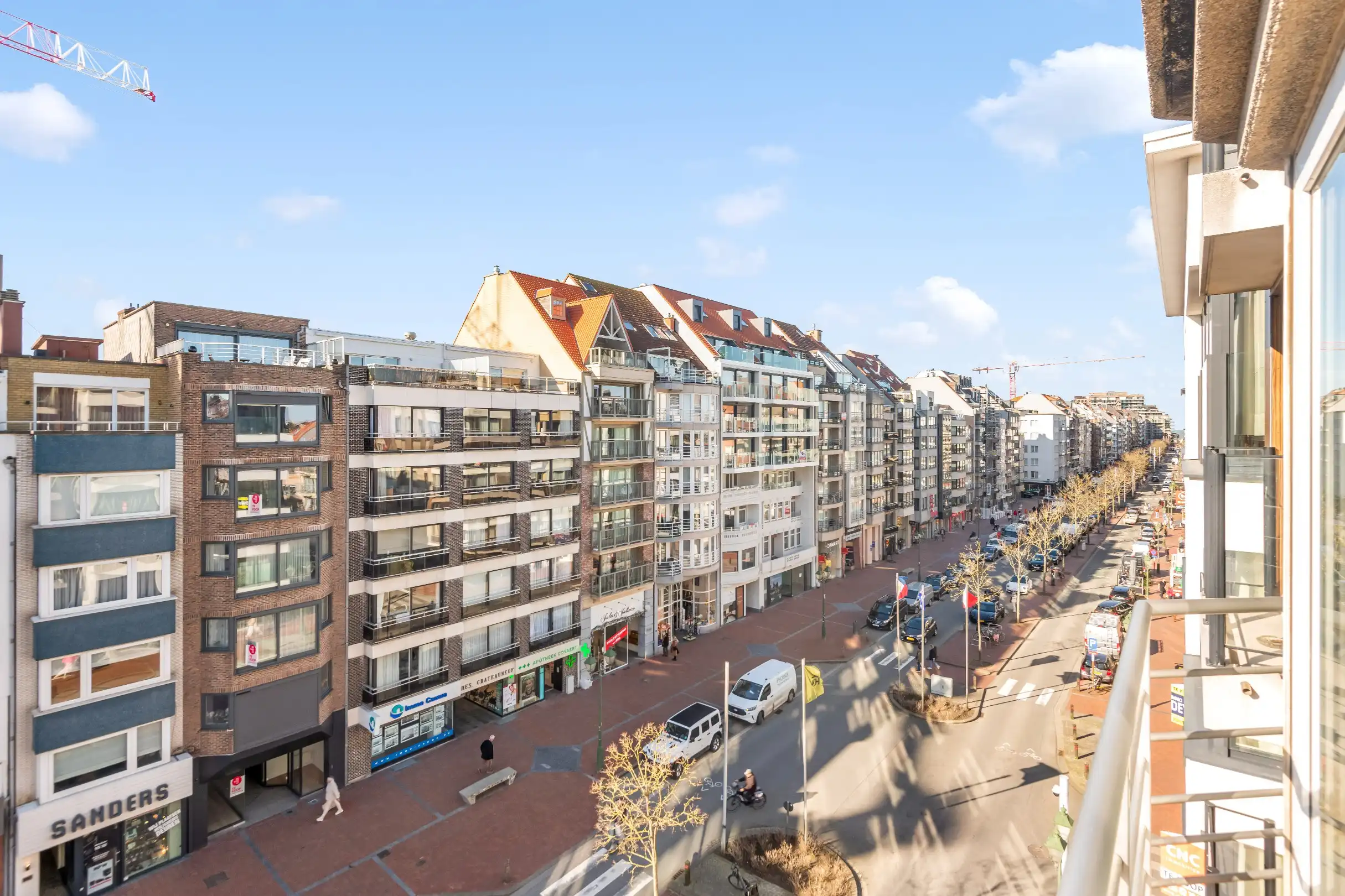 Centraal gelegen appartement aan de zonnekant van de Lippenslaan met twee slaapkamers.  foto 2