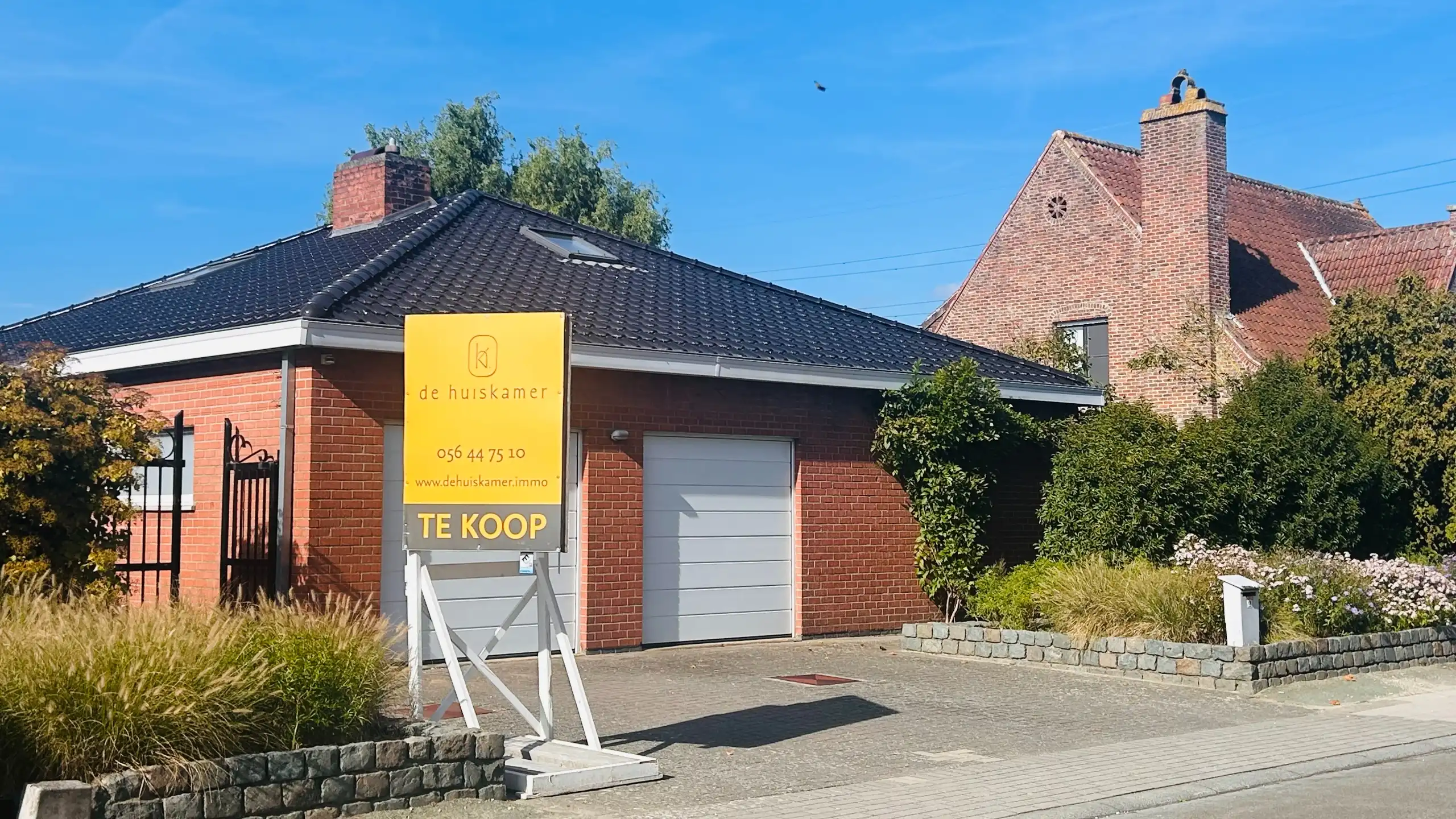 Verzorgde bungalow op 585 m2 met 3 slaapkamers en zonnige tuin nabij het centrum foto 2