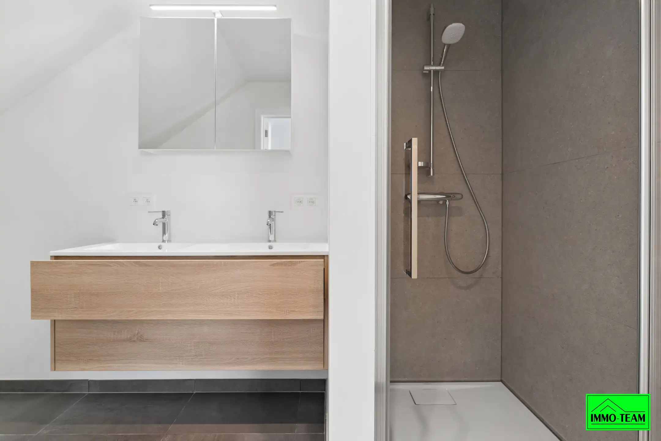 Instapklare gezinswoning met luxe afwerking in Denderleeuw.  foto 21