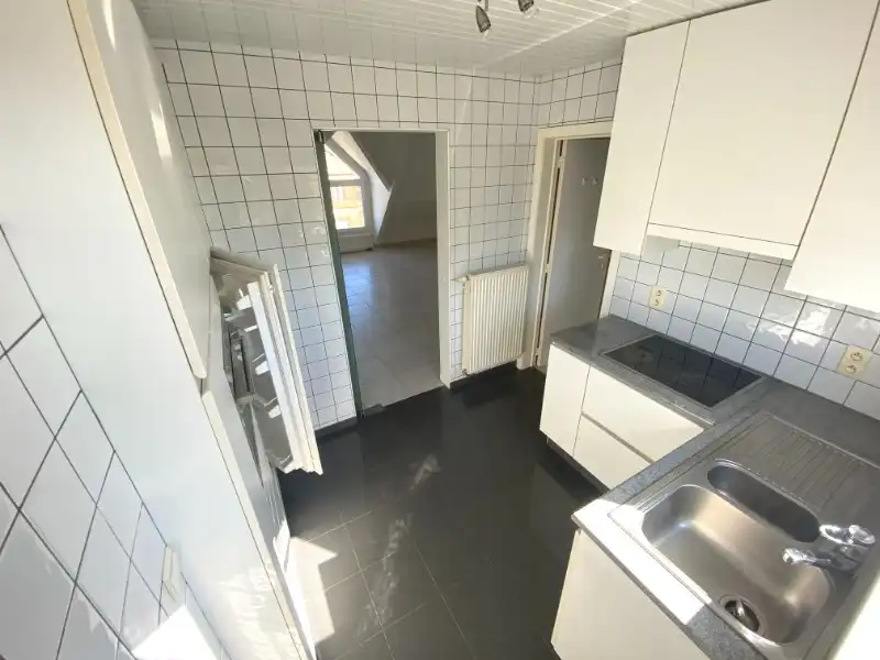 Dakappartement gunstig gelegen / nabijheid centrum Meerhout, met garage foto 6