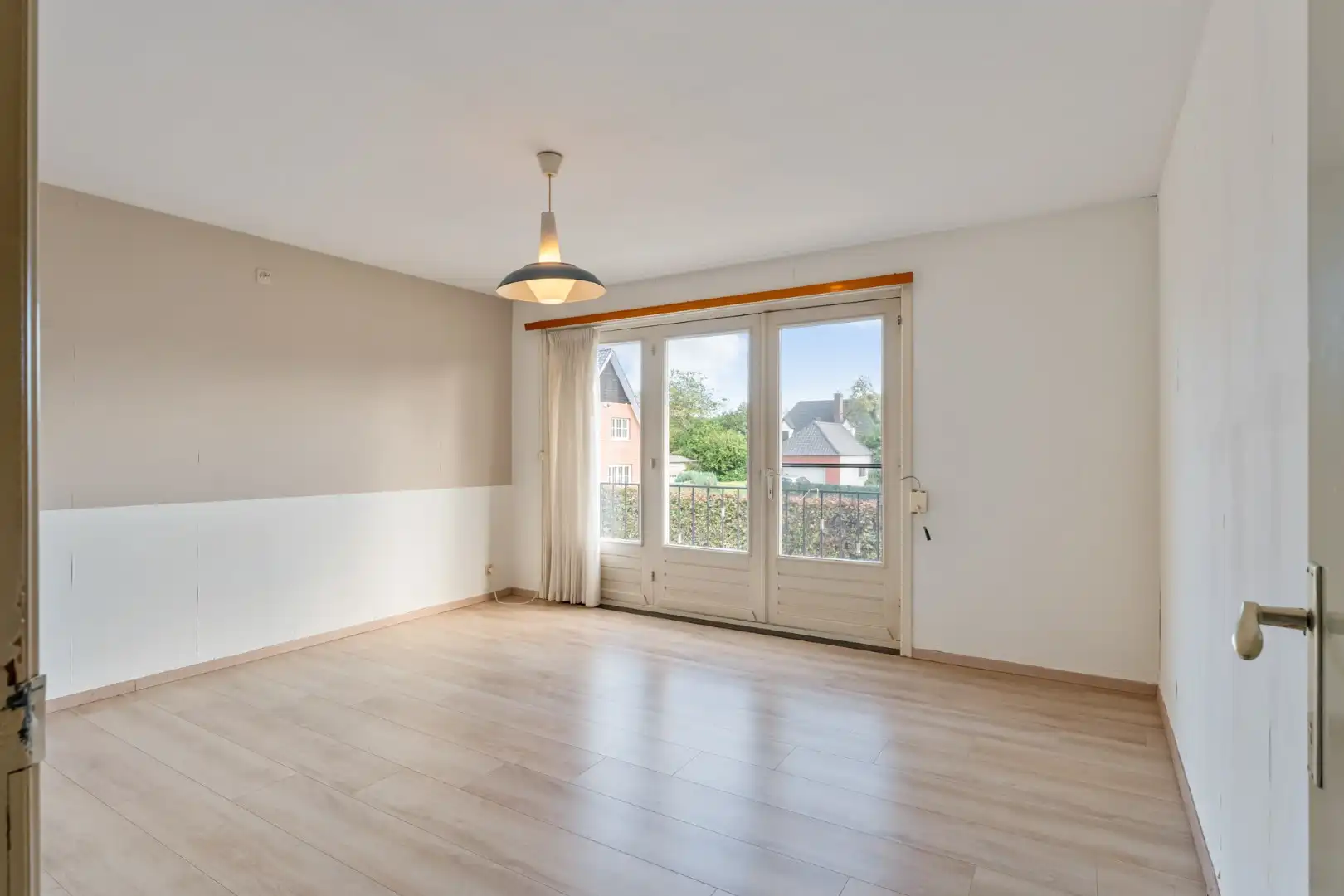 Ruime gezinswoning op een perceel van 9a60ca met 4 slaapkamers en een inpandige garage nabij het centrum van Opoeteren foto 18