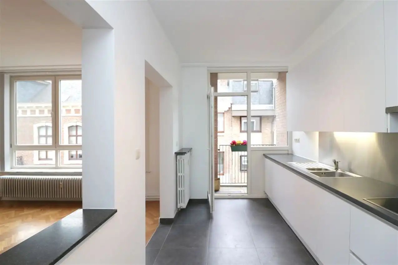 Stijlvol en instapklaar wonen met zicht op warandepark foto 18