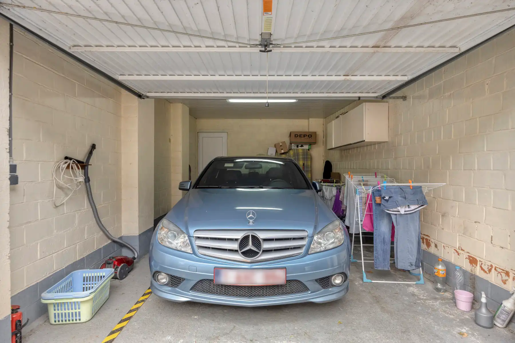 Instapklaar appartement met 2 slaapkamers en garage! foto 16