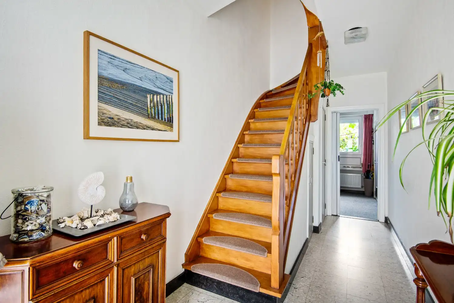 Ruime bel-etagewoning met vier slaapkamers op uitstekende locatie te Mortsel foto 4