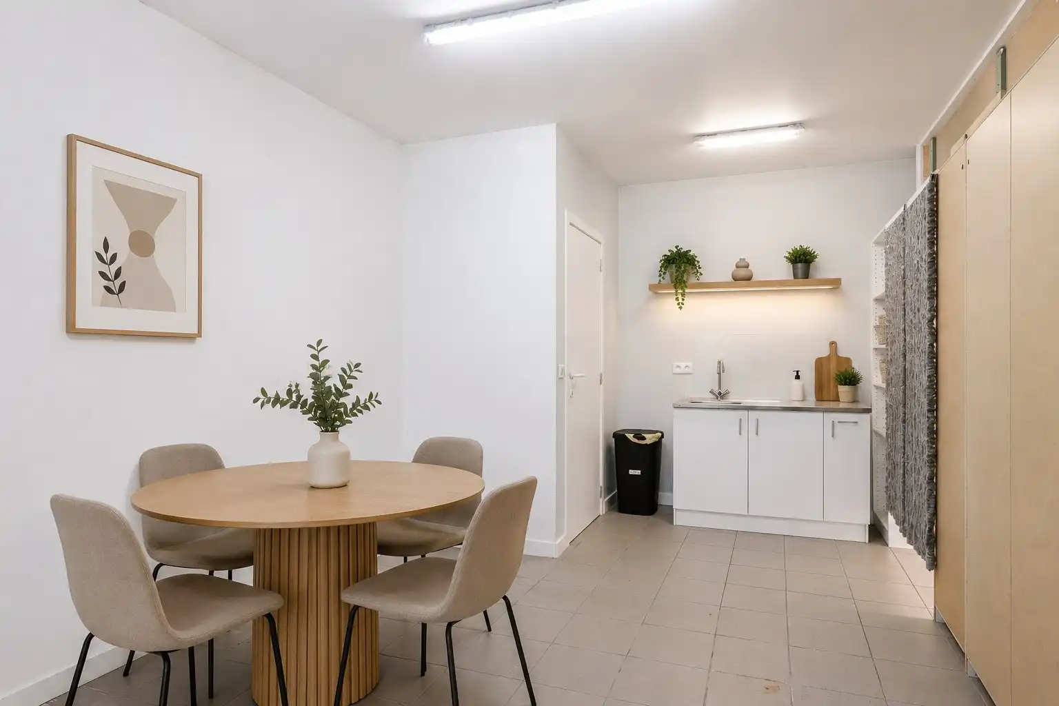 INSTAPKLAAR HANDELSPAND (65 m²) IN HET CENTRUM VAN PITTEM foto 7