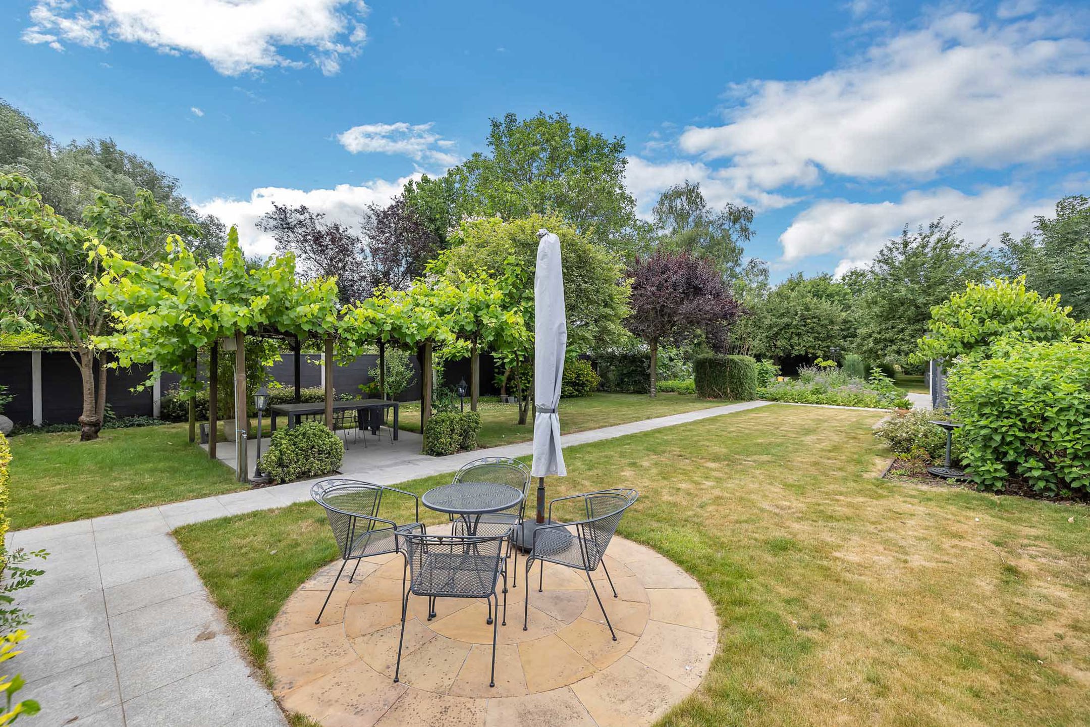 Gezellige, instapklare woning met ruime tuin foto 22