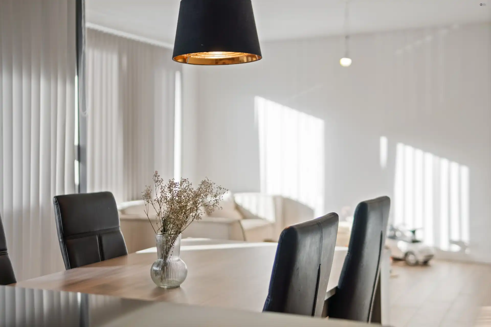 Modern tweeslaapkamer appartement te Sint-Niklaas foto 4