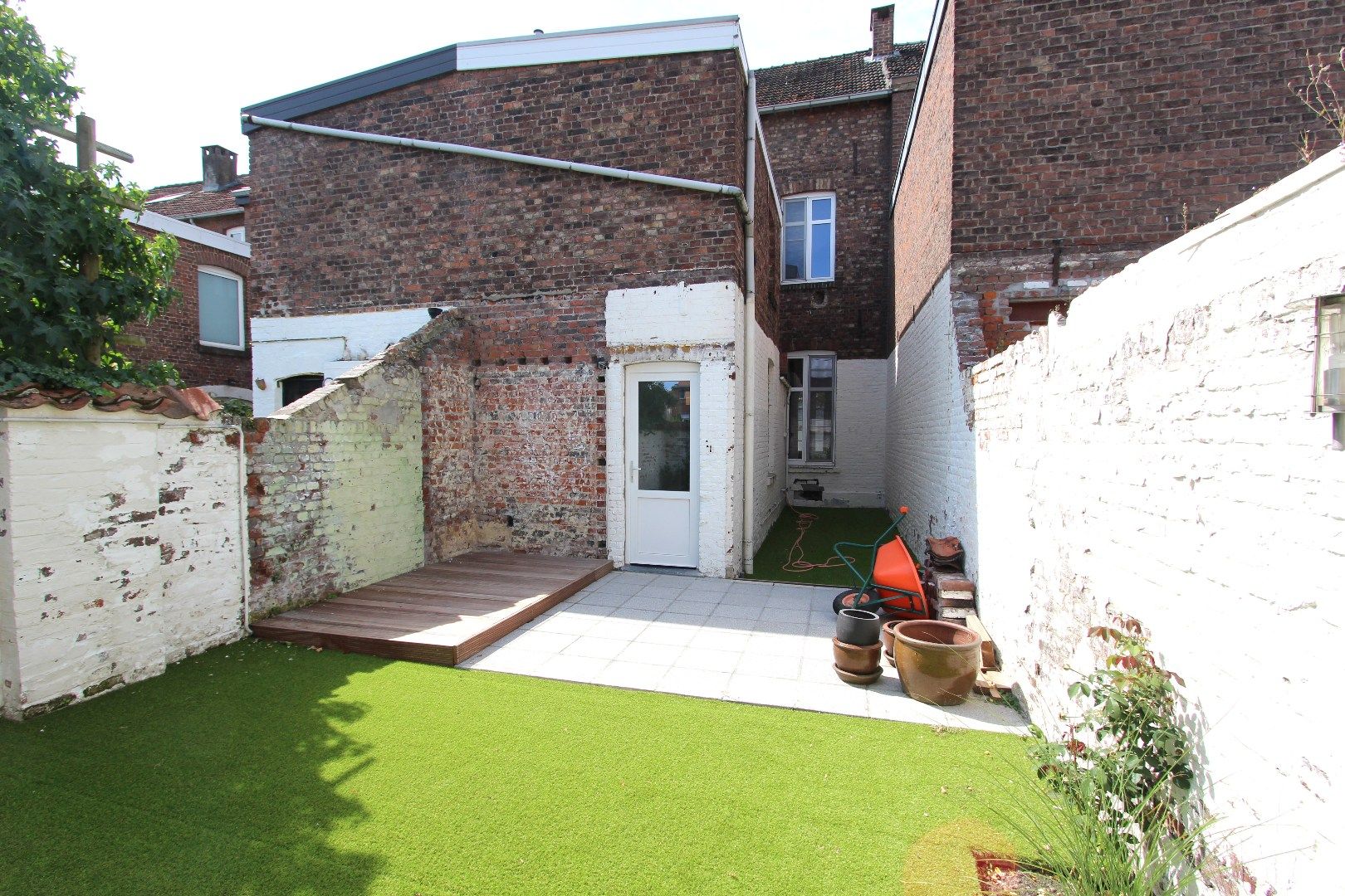 KNAP GERENOVEERDE WONING MET STADSTUIN foto 8
