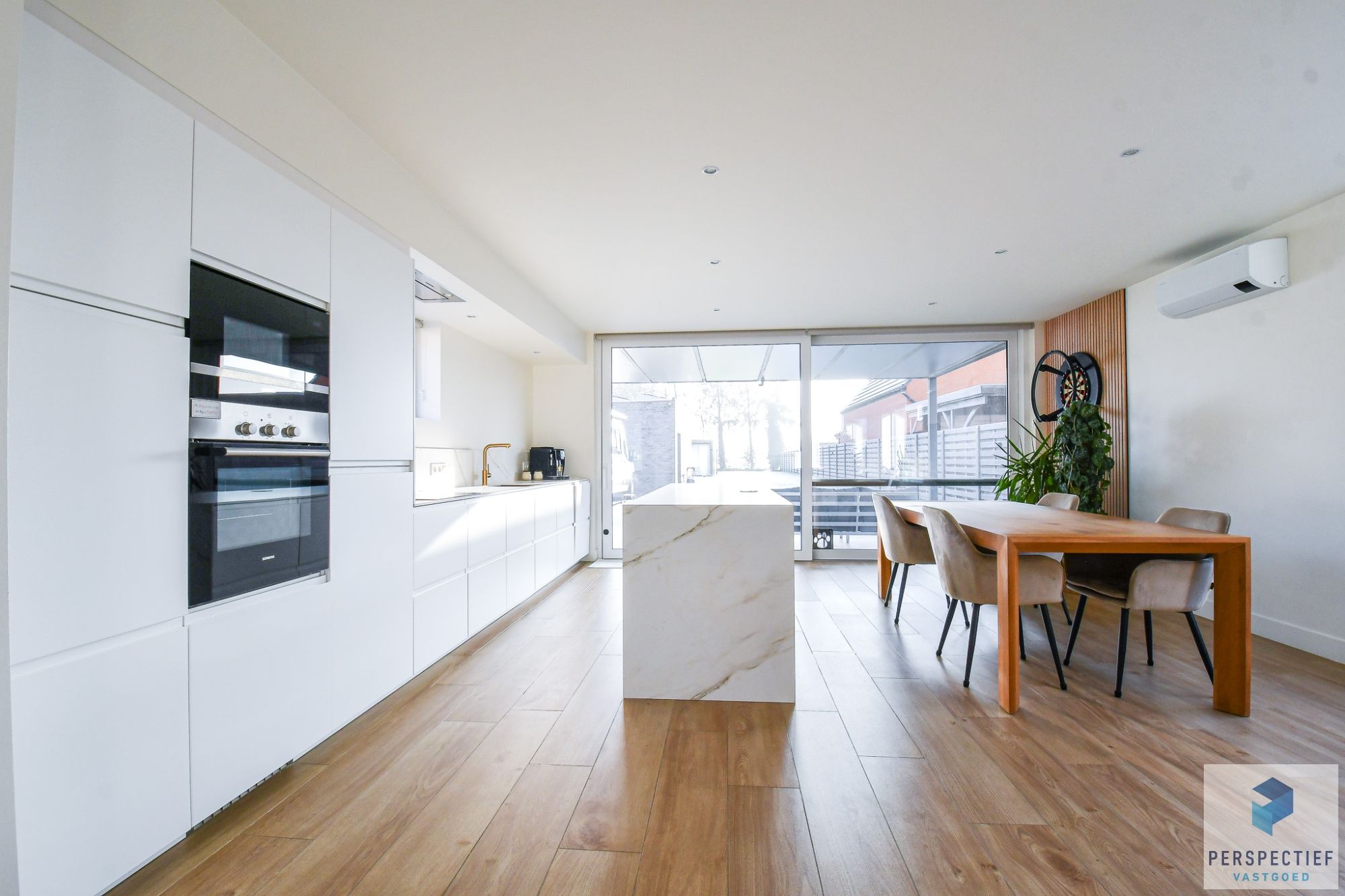 IN OPTIE NA 1 WEEK - COMPROMIS IN OPMAAK | Recente (2021) RUIME hedendaagse woning met GROTE tuin en LANDELIJK UITZICHT foto 2