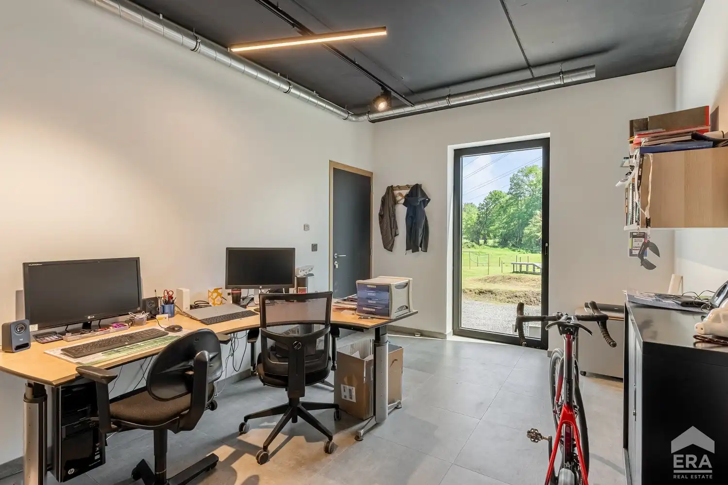 kantoor/praktijk met woonst foto 21