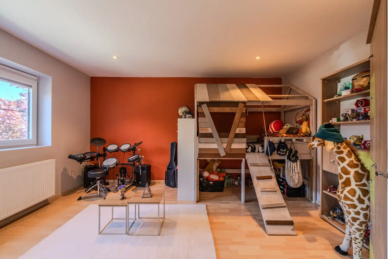 Instapklare ruime woning met 4 slaapkamers en zonnige tuin foto 9