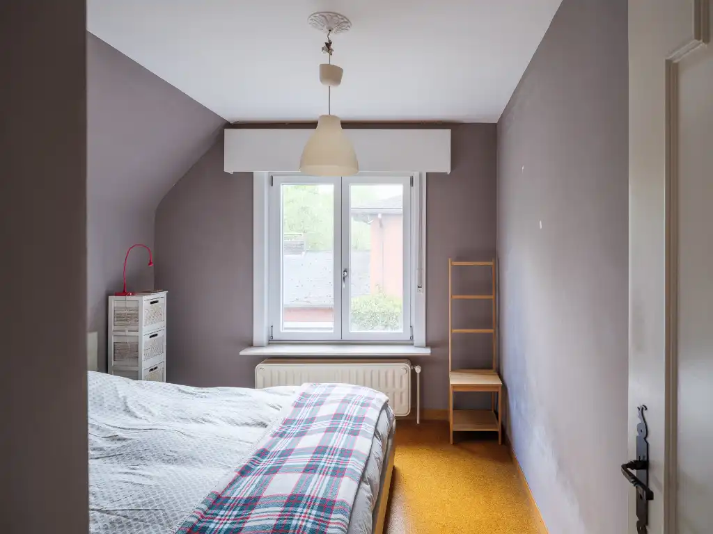 Vrijstaande woning (bew. opp 179m2) met 4 slaapkamers op perceel van 779m2 te Sint-Denijs-Westrem. foto 9