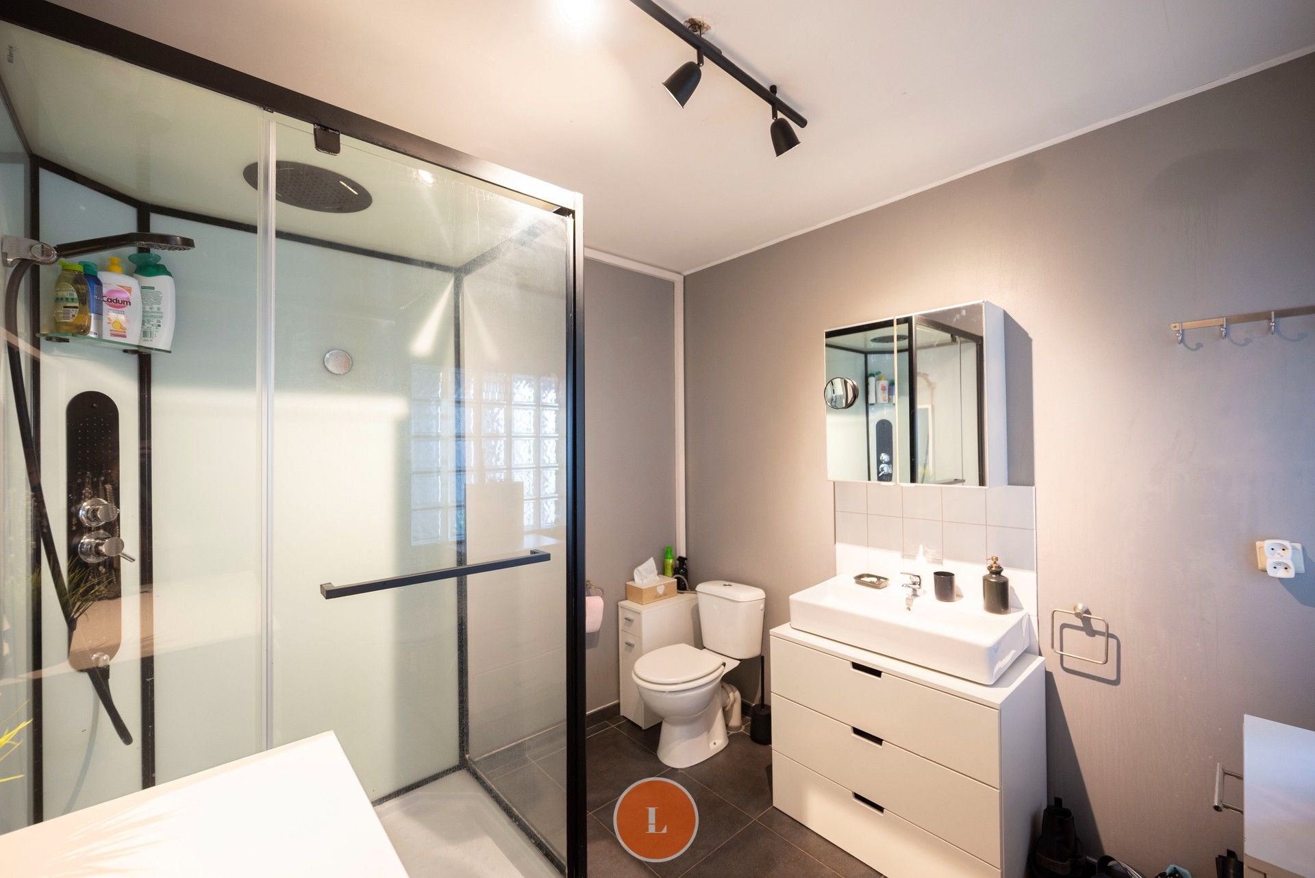 Gezinswoning met 3 slaapkamer en tuin in Wervik. foto 6