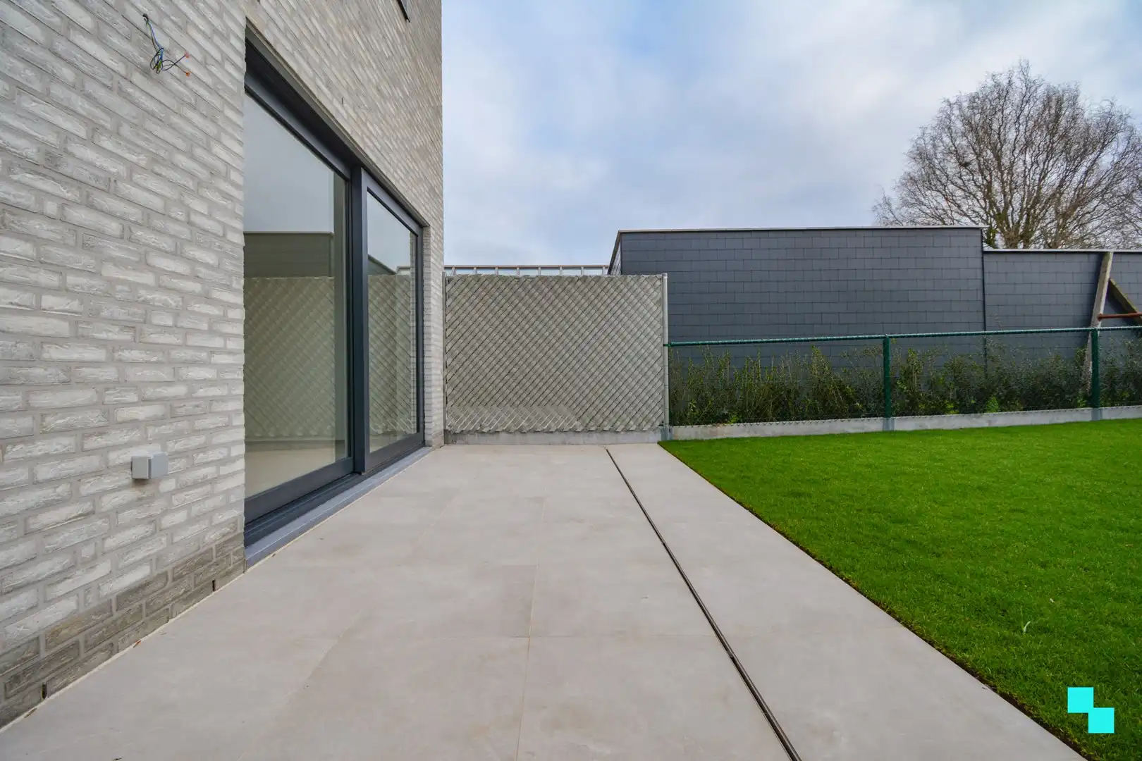 Volledig afgewerkte nieuwbouwwoning met carport te Sleihage foto 19