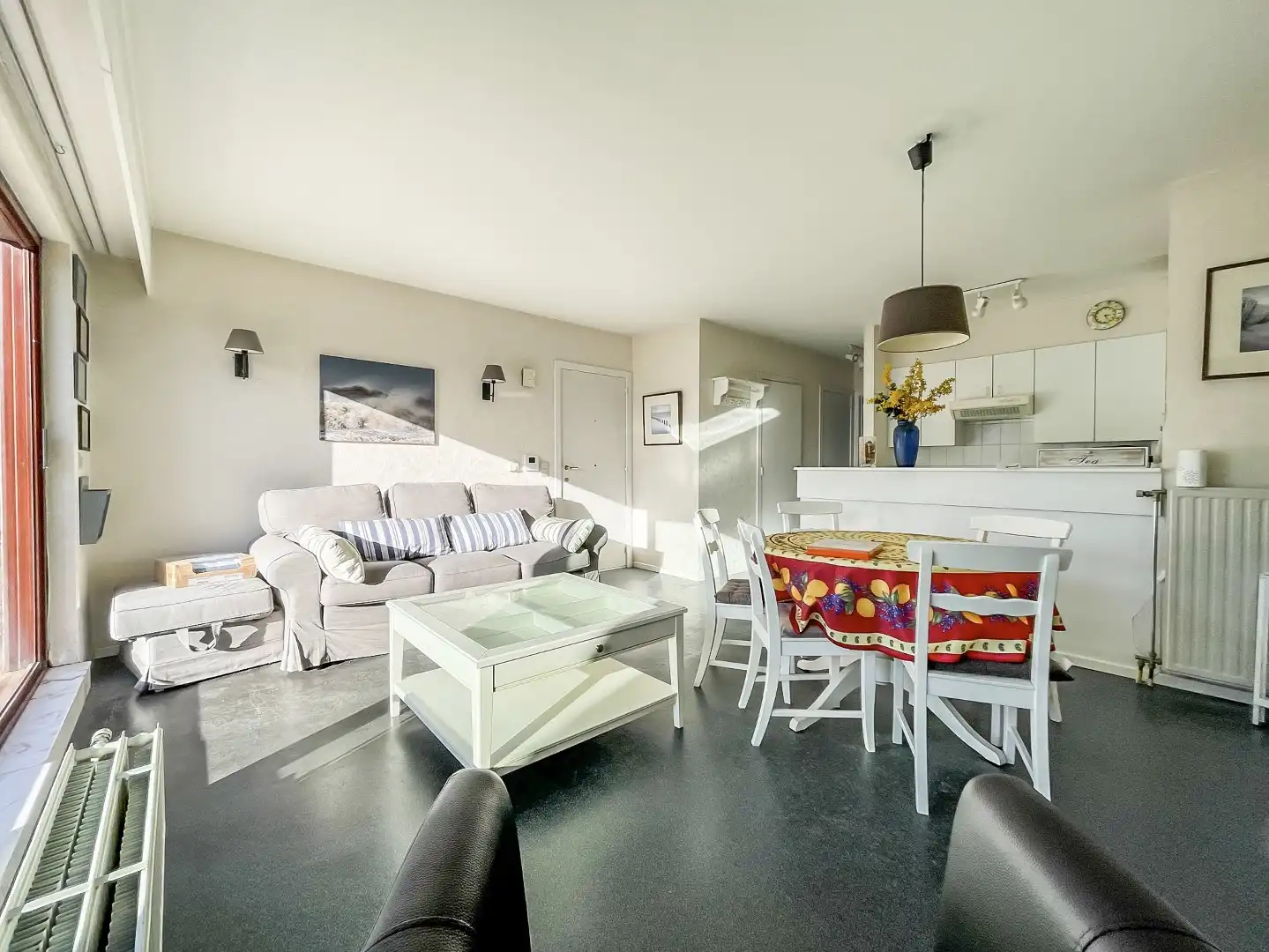 Zeer zonnige penthouse met 2 slaapkamers gelegen vlakbij het Van Bunnenplein en de Zeedijk. foto 4