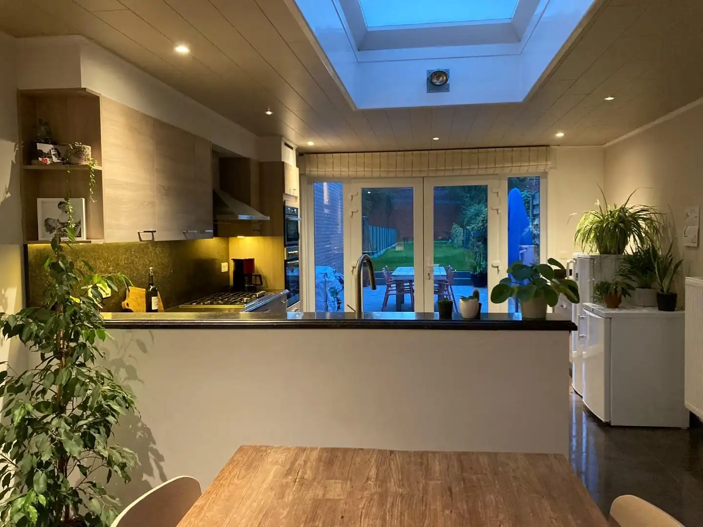 Hedendaagse woning met tuin en 3 slaapkamers op centrum-ligging. foto 2