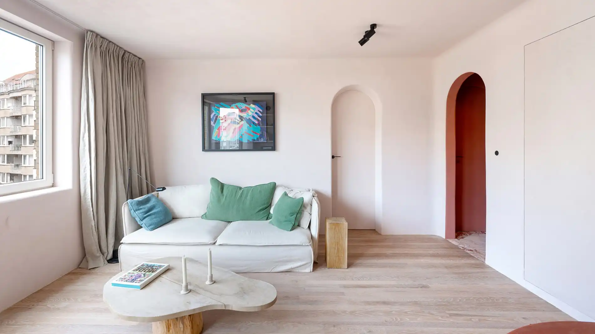 Luxueus gerenoveerd appartement met ZEEzicht, gelegen op het Driehoeksplein. foto 6