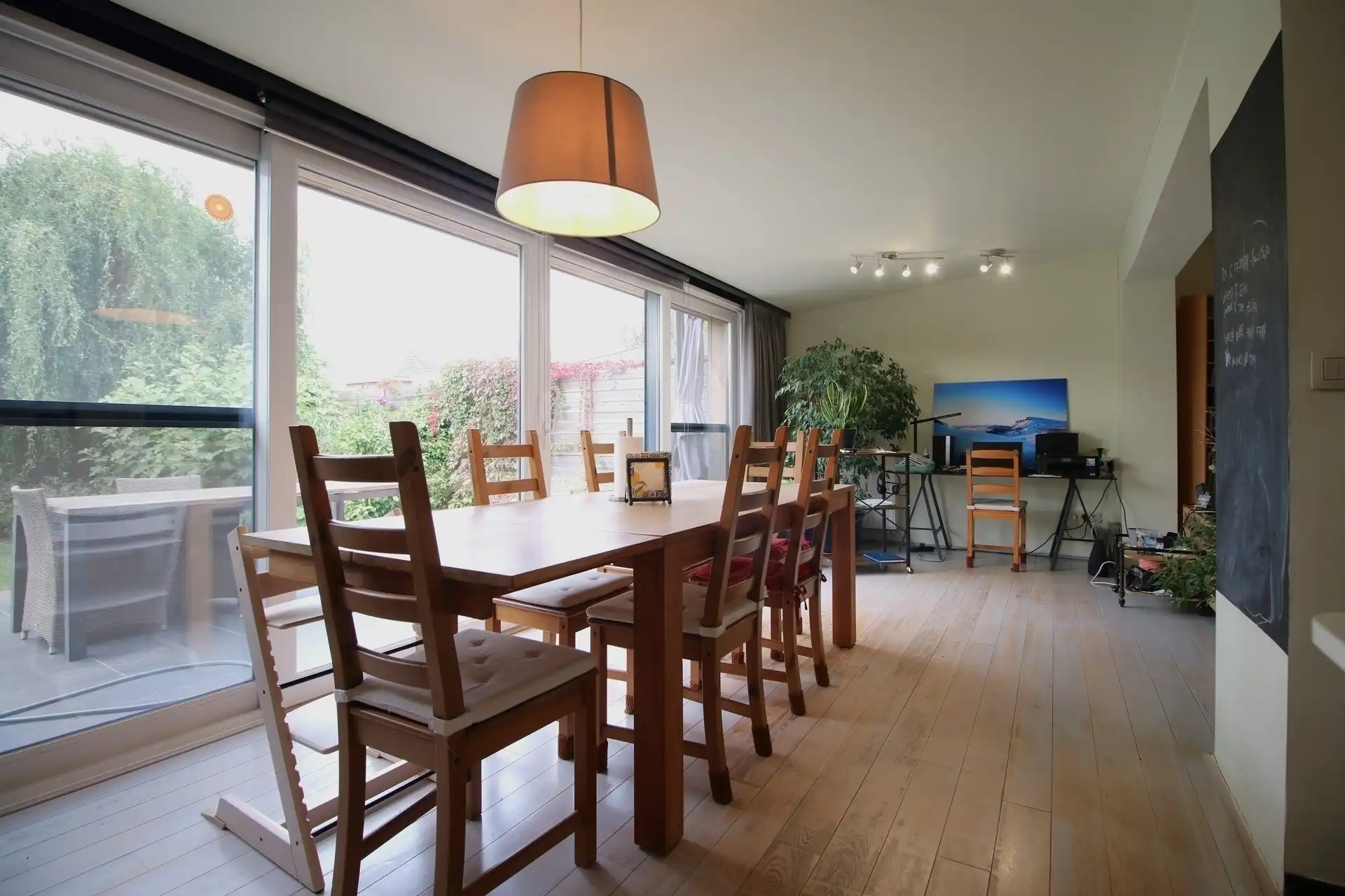 Vernieuwde woning HOB in rustige woonwijk foto 3