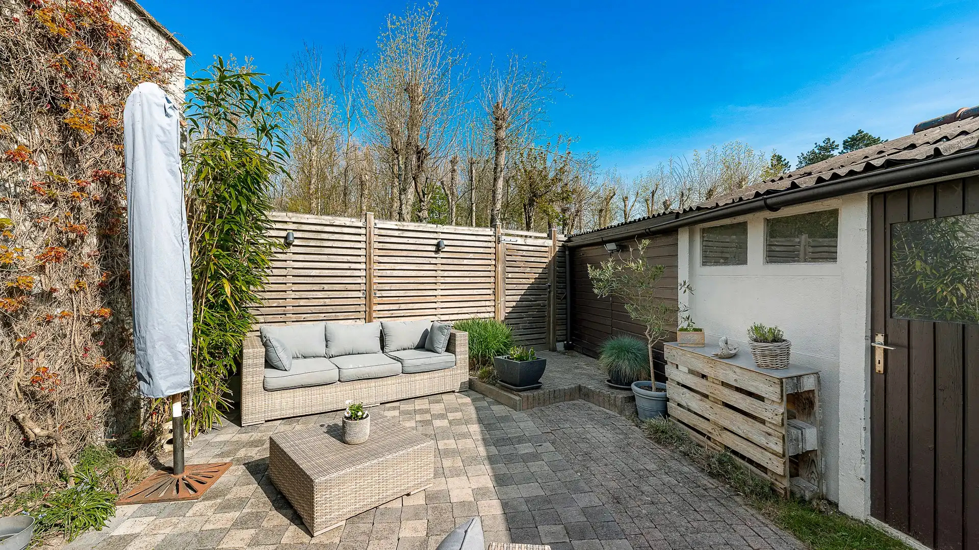 Ruim wonen met tuin en uitweg nabij het strand foto 15