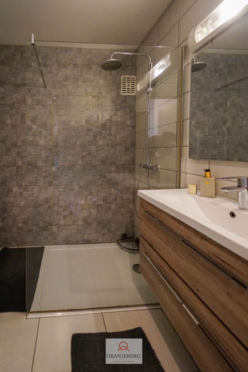 Instapklaar gelijkvloers appartement aan Keizerspark met gemeenschappelijke buitenruimte en fietsenstalling foto 20