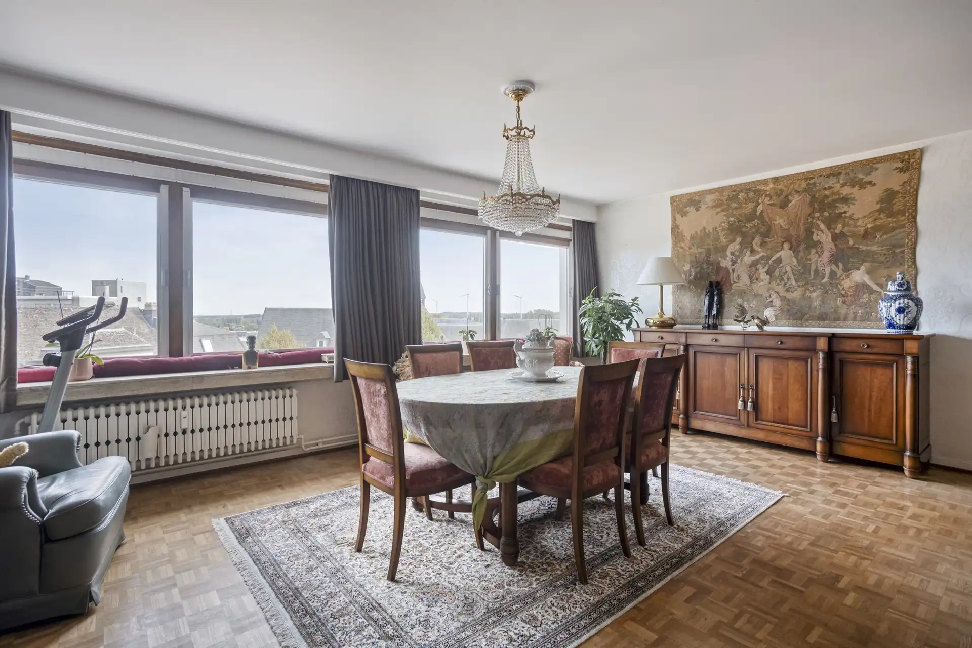 Zeer ruim, zonovergoten appartement met 3 slaapkamers! foto 7