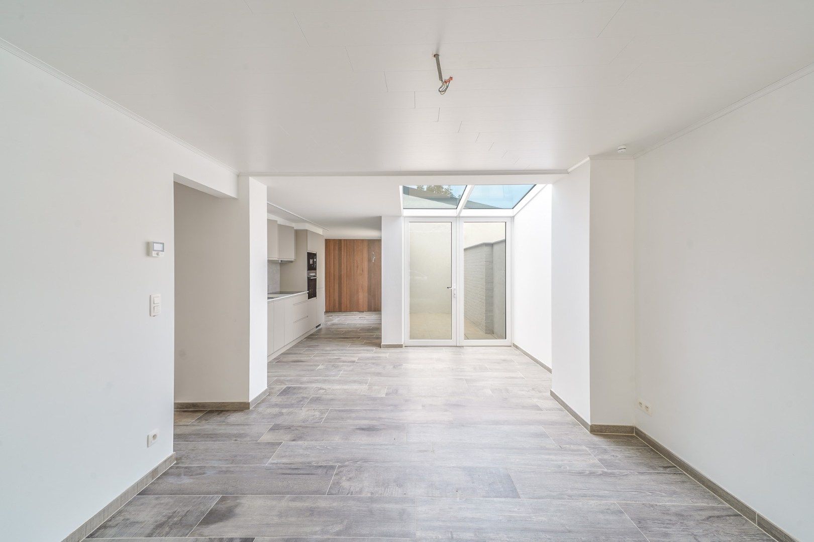 Volledig gerenoveerde rijwoning met 3 slaapkamers in Stene foto 2