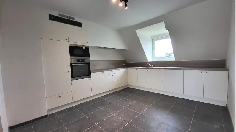 Duplex met 3 slaapkamers, Terras en Autostandplaatrs te huur in Zedelgem foto 4