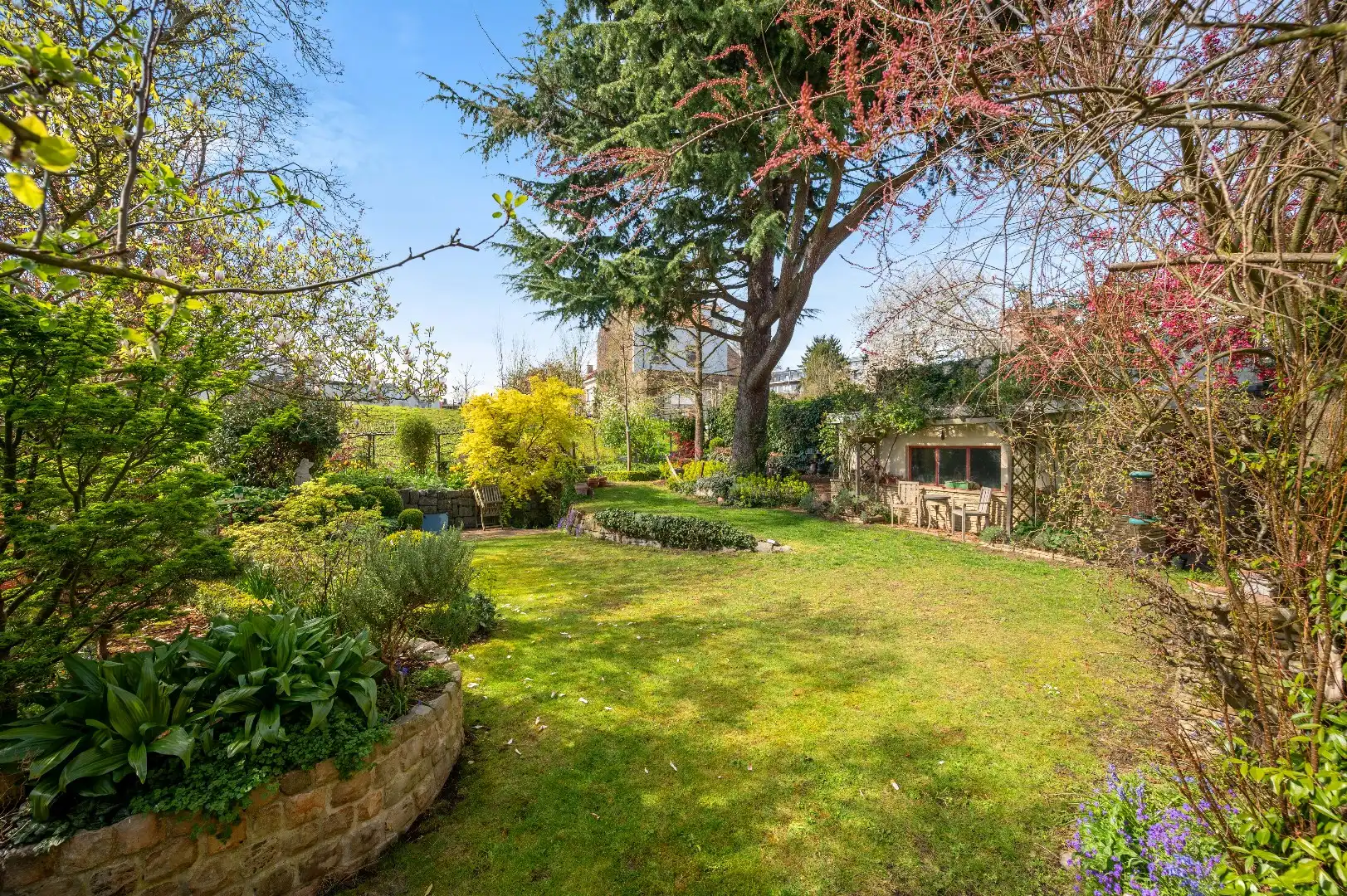 Karaktervolle interbellumwoning met veel ruimte, grote tuin en garage foto 25