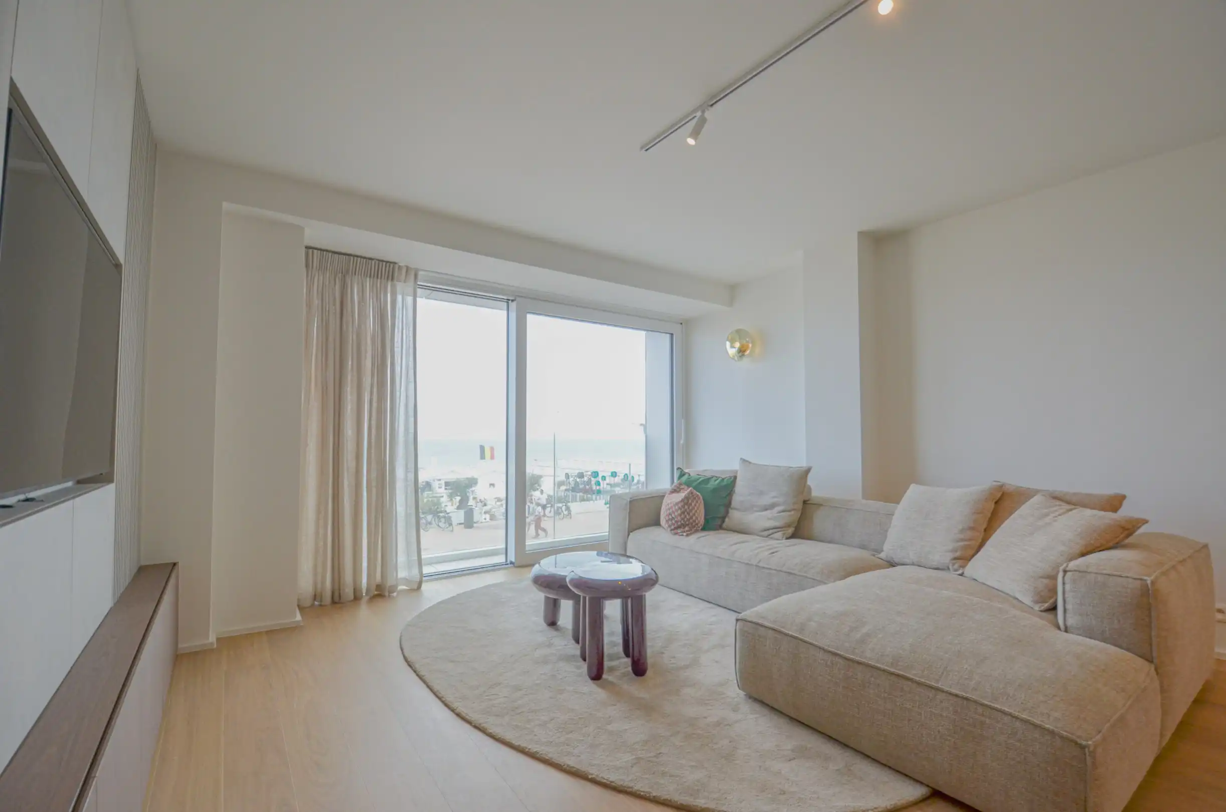 Subliem gerenoveerd appartement met frontaal zeezicht en een tijdloze, uiterst verfijnde afwerking. foto 5