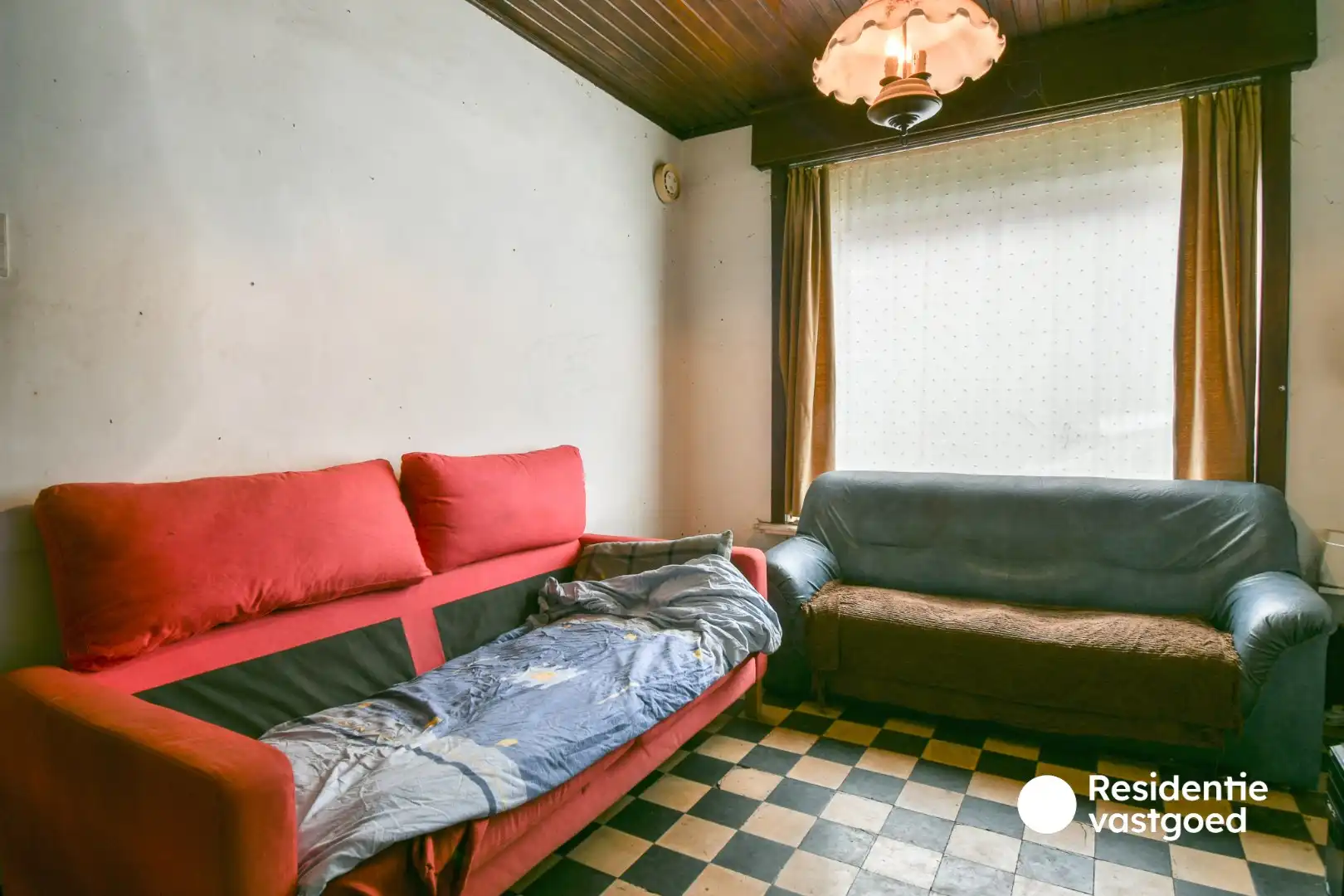 Renovatieproject met veel potentieel in het hart van Torhout! foto 3