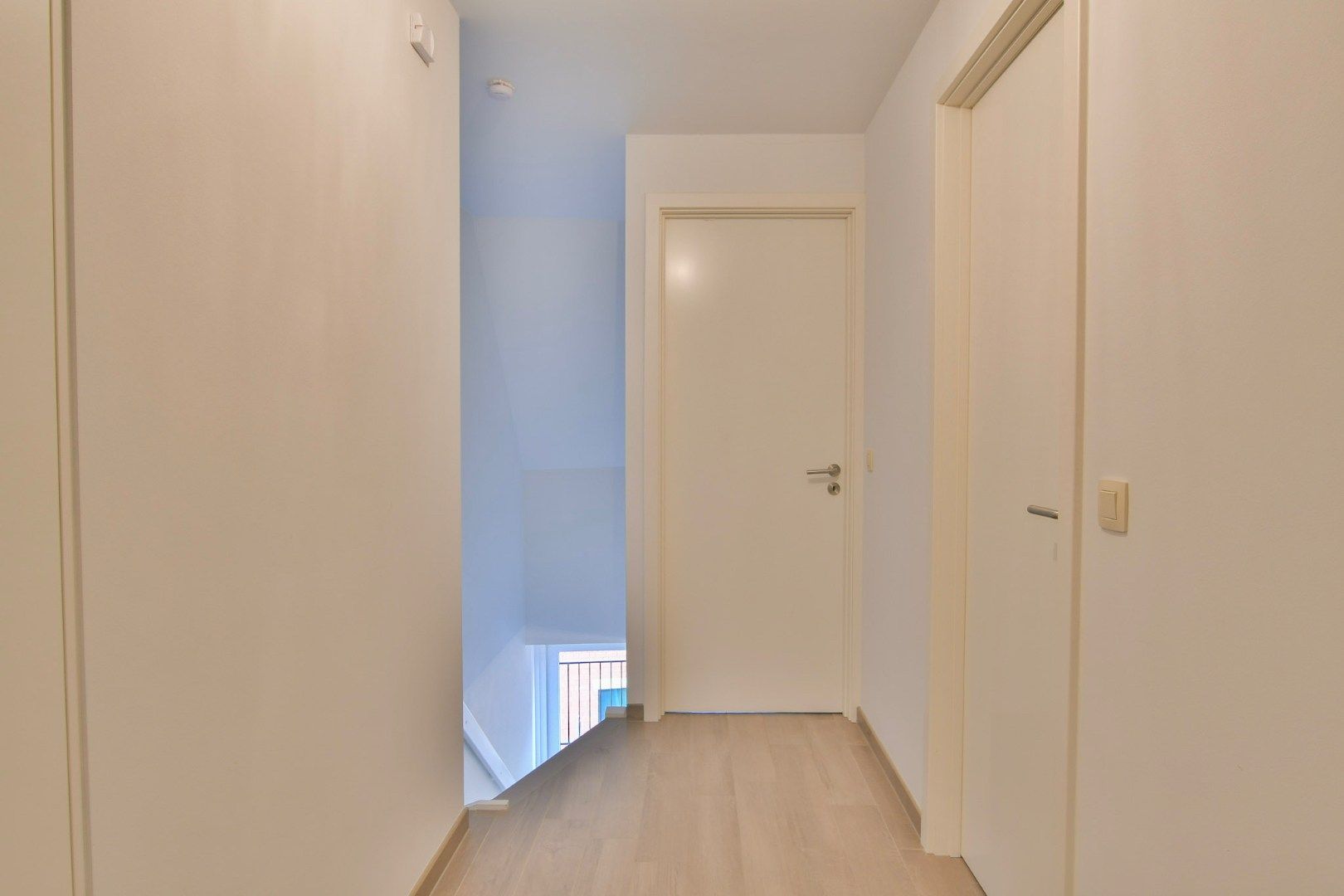 Ruim duplex appartement met 2 slaapkamers, 2 terrassen en garage te Oudenburg foto 11