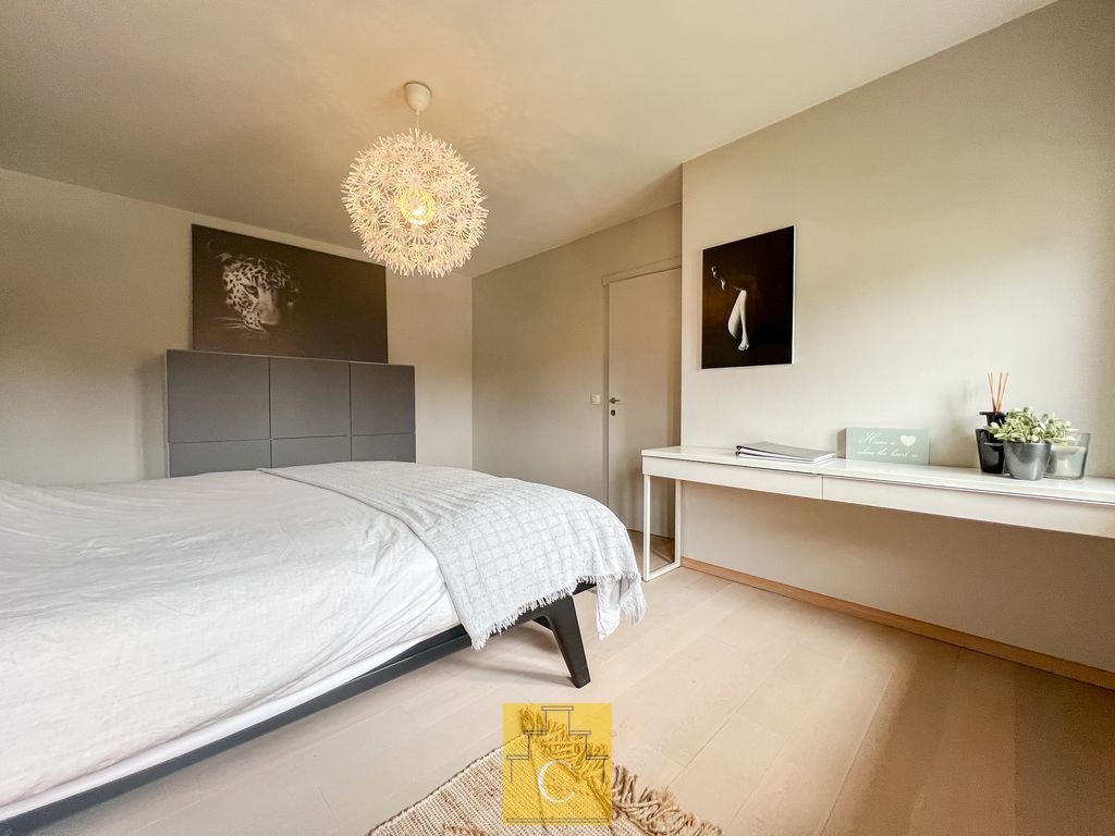 instapklare half open woning met garage en zonnige tuin foto 9