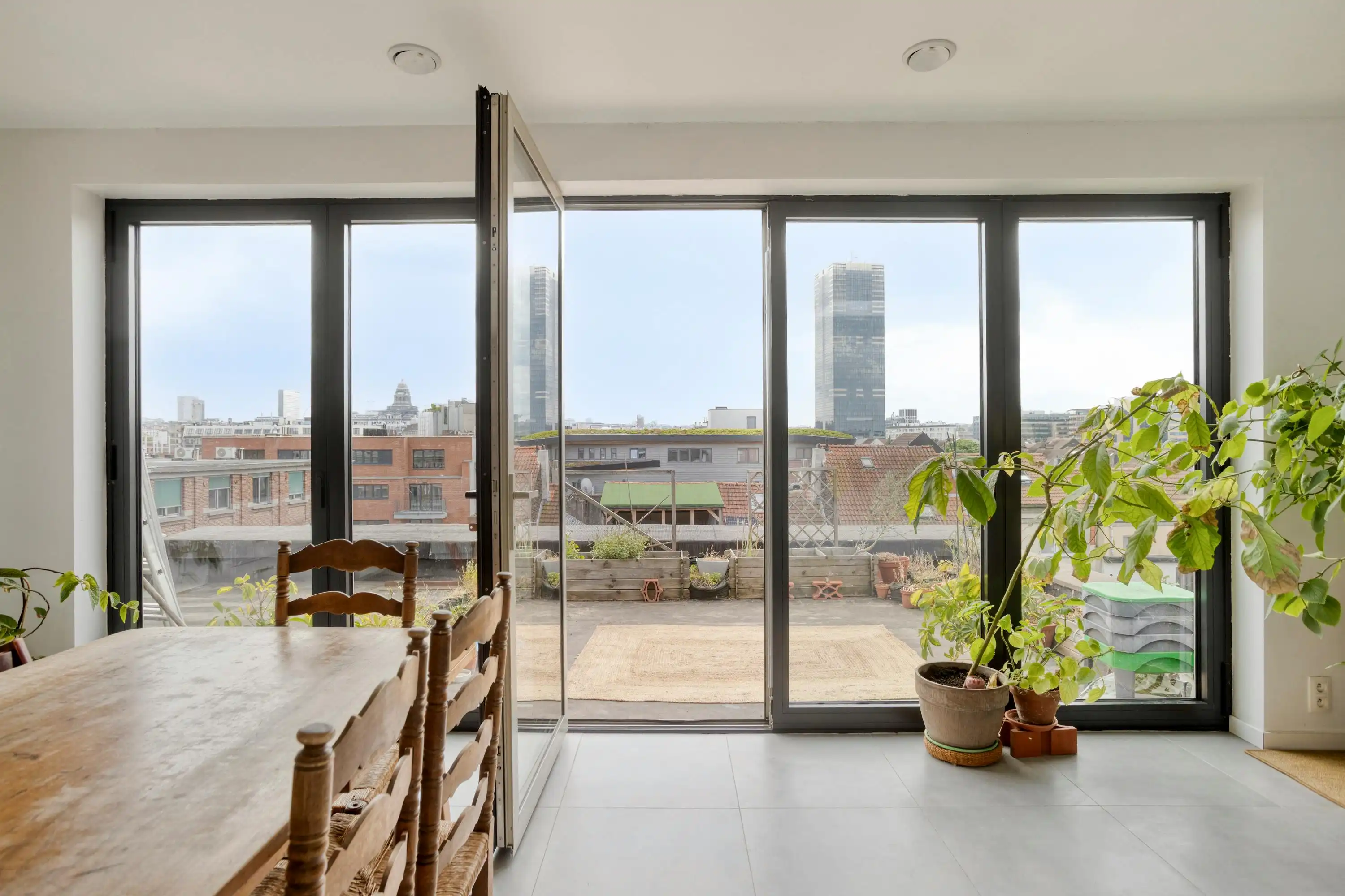 Atypisch appartement te koop in Brussel: Uitzonderlijke triplex met terras (EPC B) foto 4