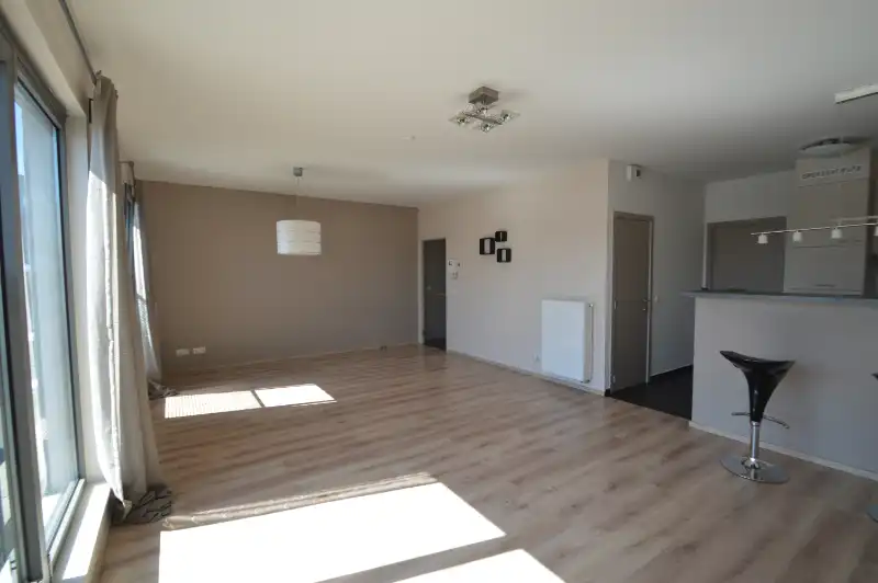 Instapklaar 2-slaapkamerappartement nabij Coupure en Groenevalleipark foto 4