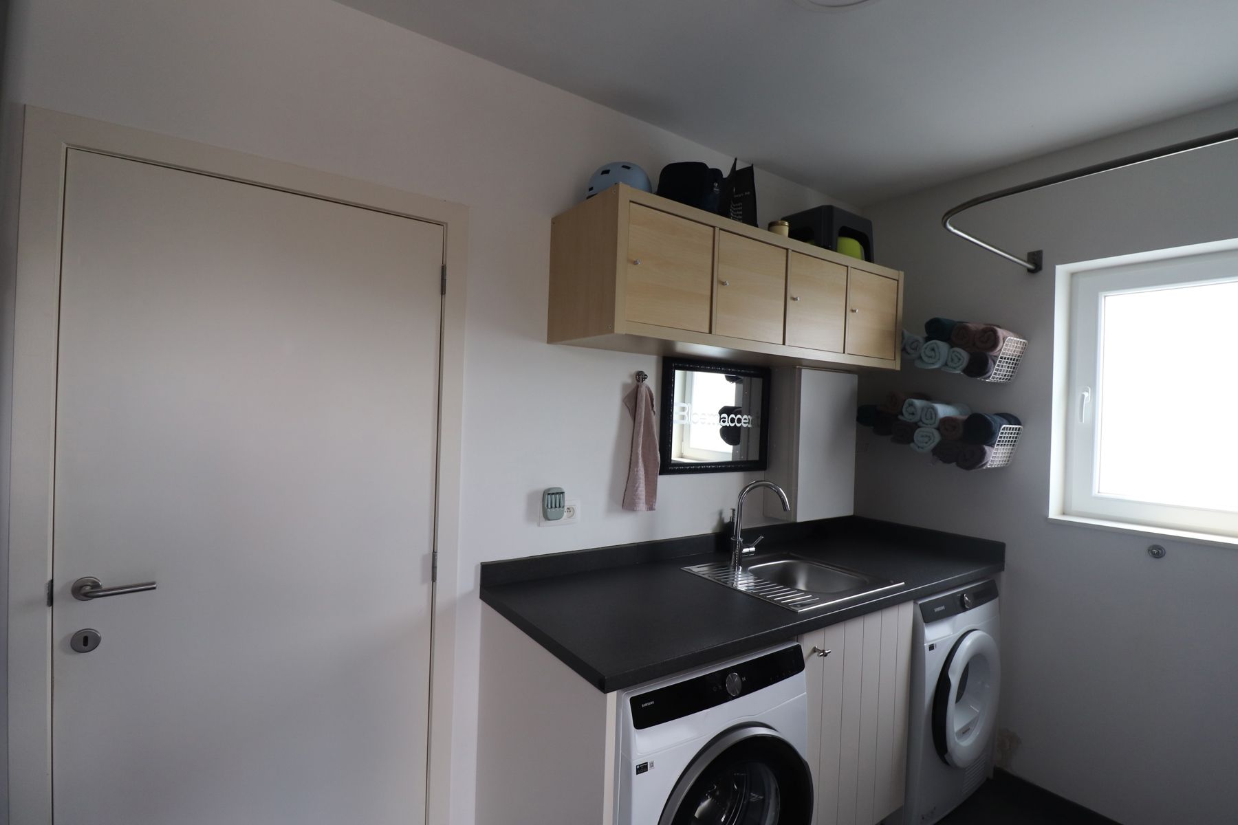 Een woning met 4 slaapkamers, garage, terras en tuin. foto 8