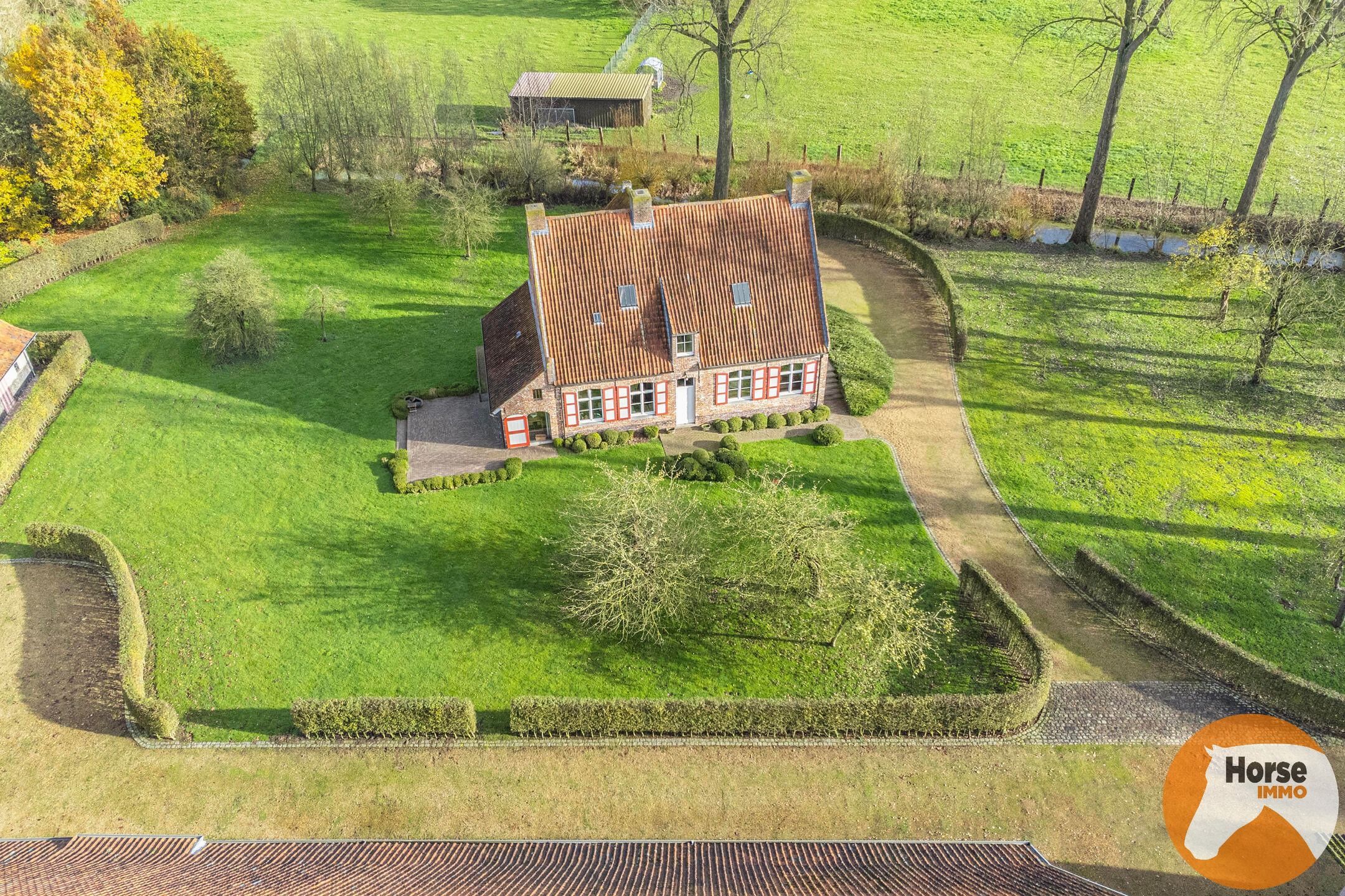 BEERVELDE - Prachtige hoeve met twee authentieke bijgebouwen foto 4