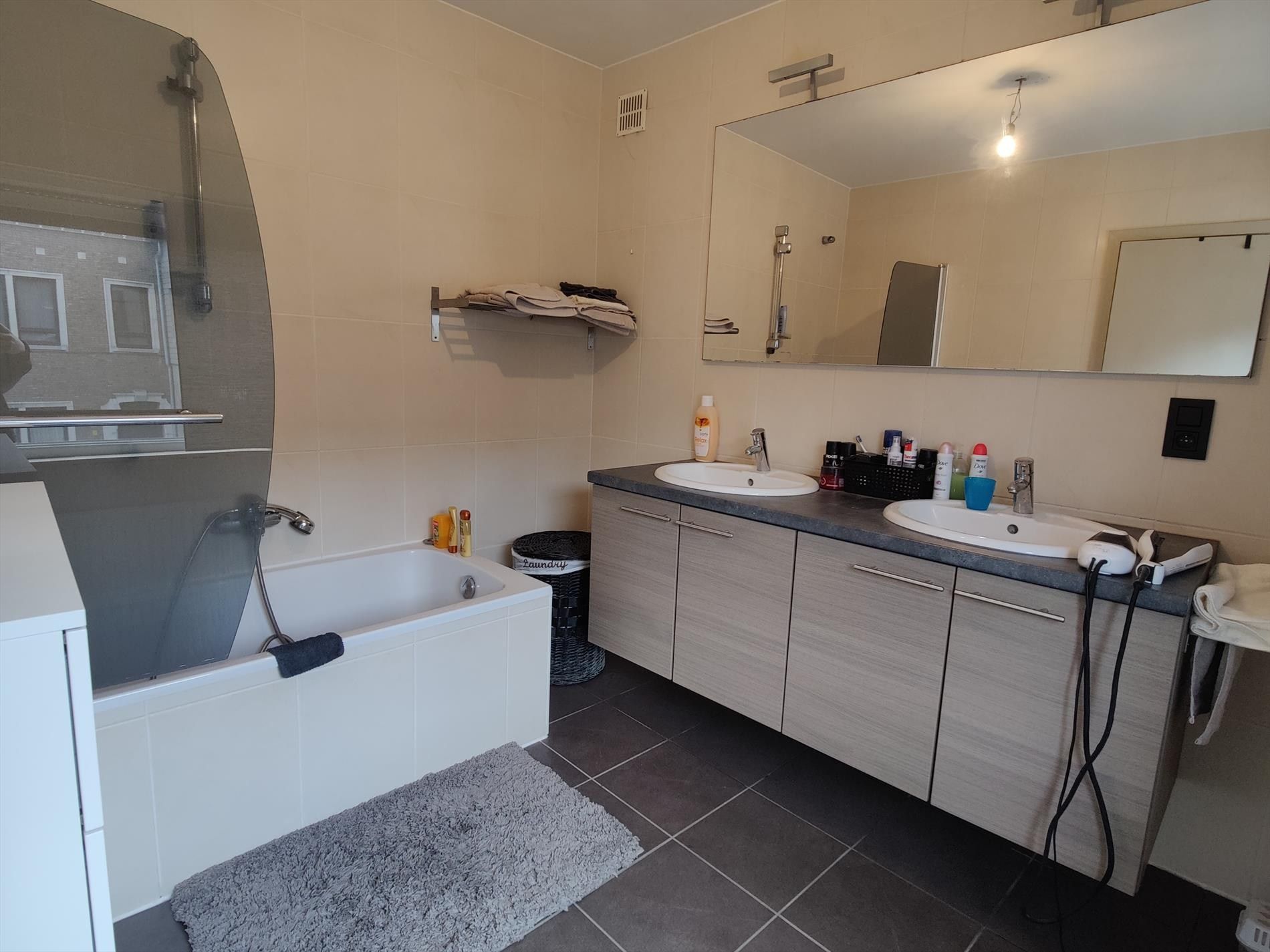 Ruim appartement met 1 slaapkamer in het centrum van Balen! foto 9