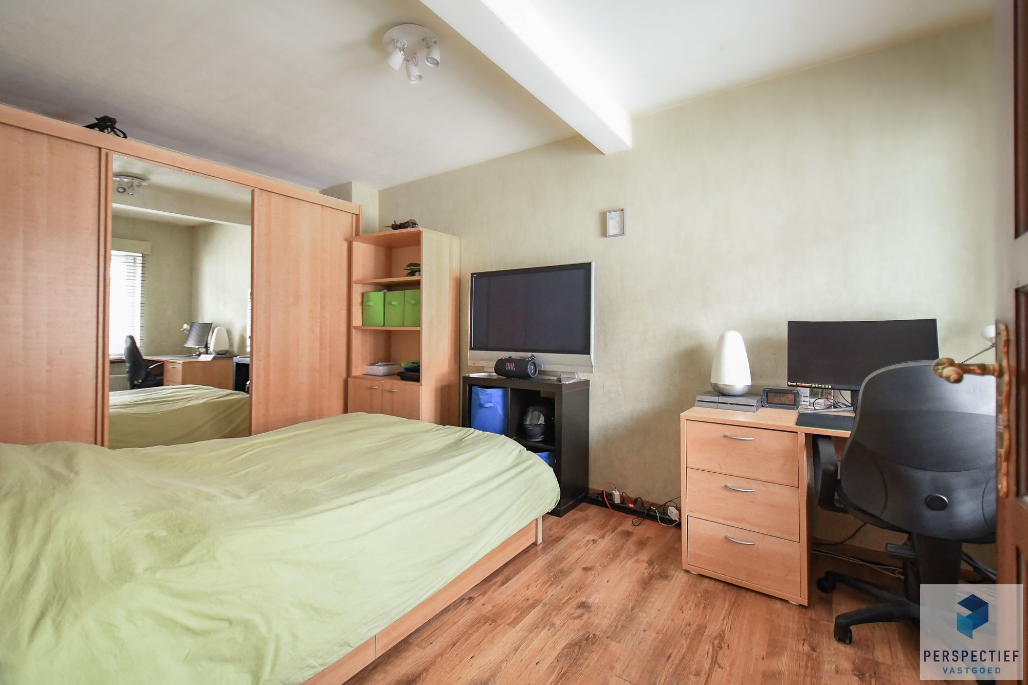 STATIGE GROTE WONING met 4 slaapkamers, garage & GROTE TUIN foto 16