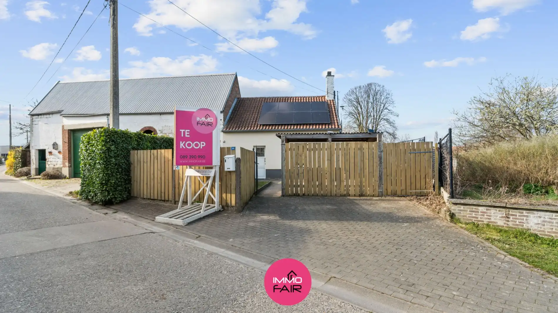 Knusse woning met zicht op de achterliggende velden foto 2