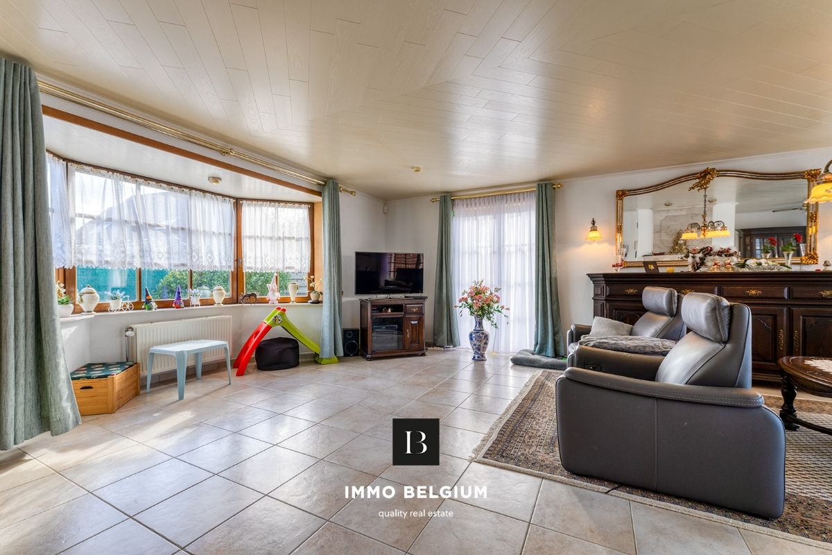Ruime villa met 5 slaapkamers nabij het centrum foto 4