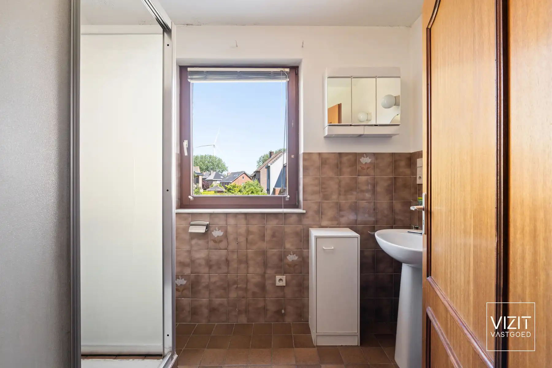 Strategisch gelegen halfopen woning in wijk “Witte Roos” foto 8