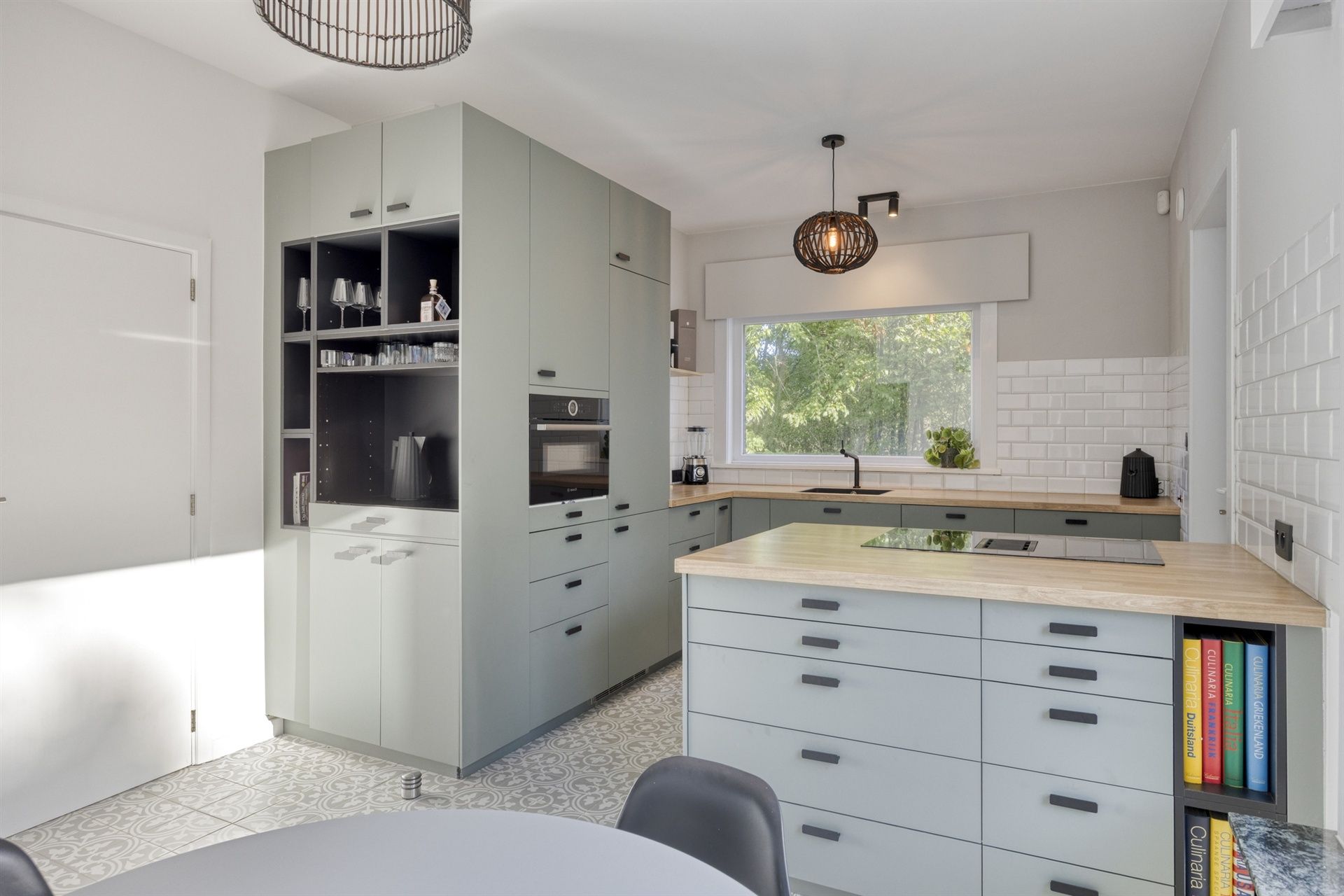 Ruime villa op 16a in groene oase! foto 10