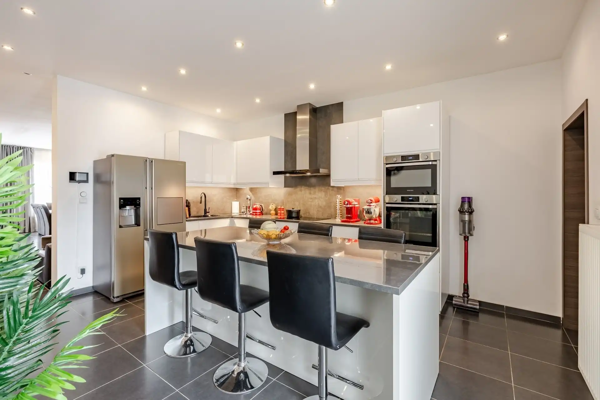 Prachtig gerenoveerde woning met 3 slks en tuin  foto 8