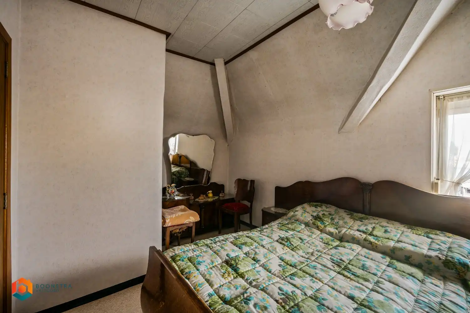 Te renoveren woning op toplocatie te Putte foto 9