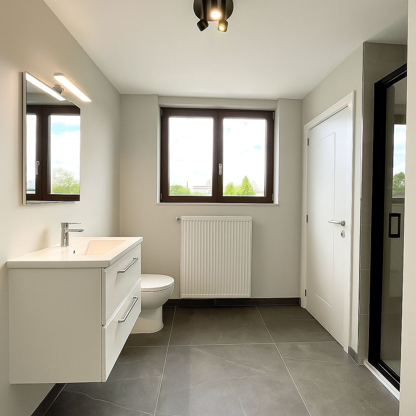 Ruime woning met grote tuin, VEEL POTENTIEEL!  foto 8