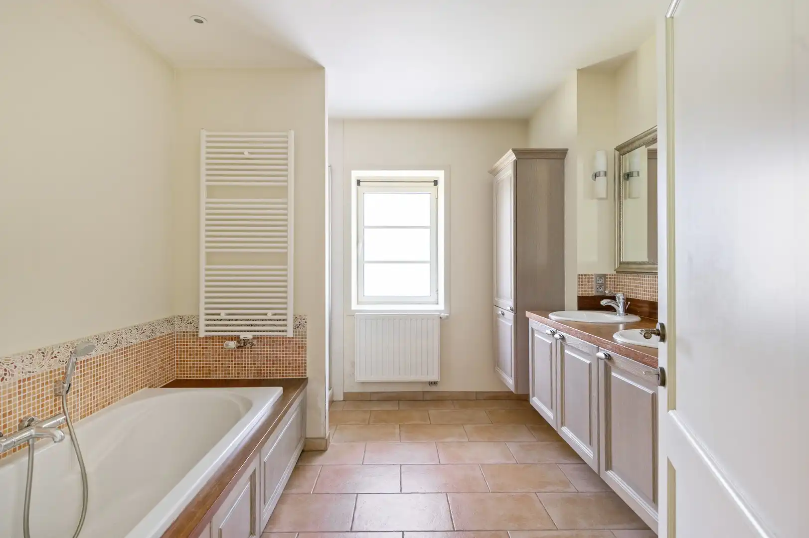 Charmante villa in gegeerde woonwijk Koningshof te Schoten foto 16