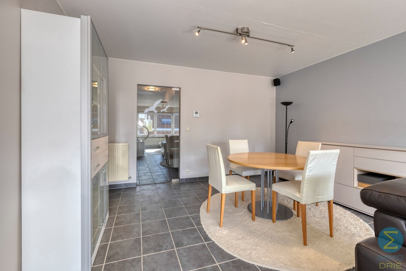Ruim 2-slaapkamerappartement met balkon, garage én kelder  foto 5