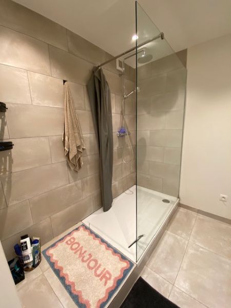 Recent ideaal gelegen volledig gerenoveerd appartement HARTJE Geel 2 slpk, met autostaanplaats foto 13