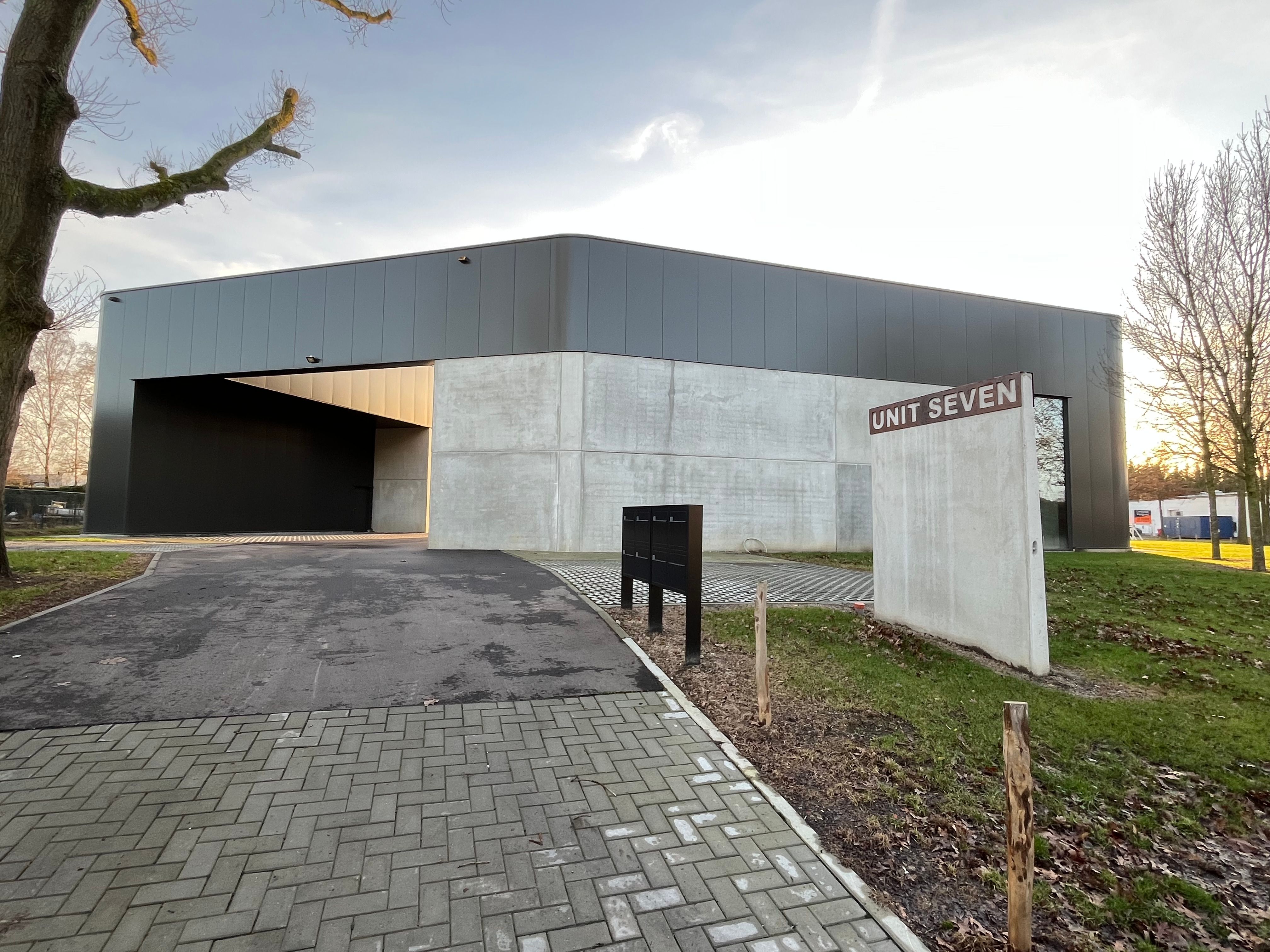 KMO-UNIT 260m² in Hasselt foto {{pictureIndex}}