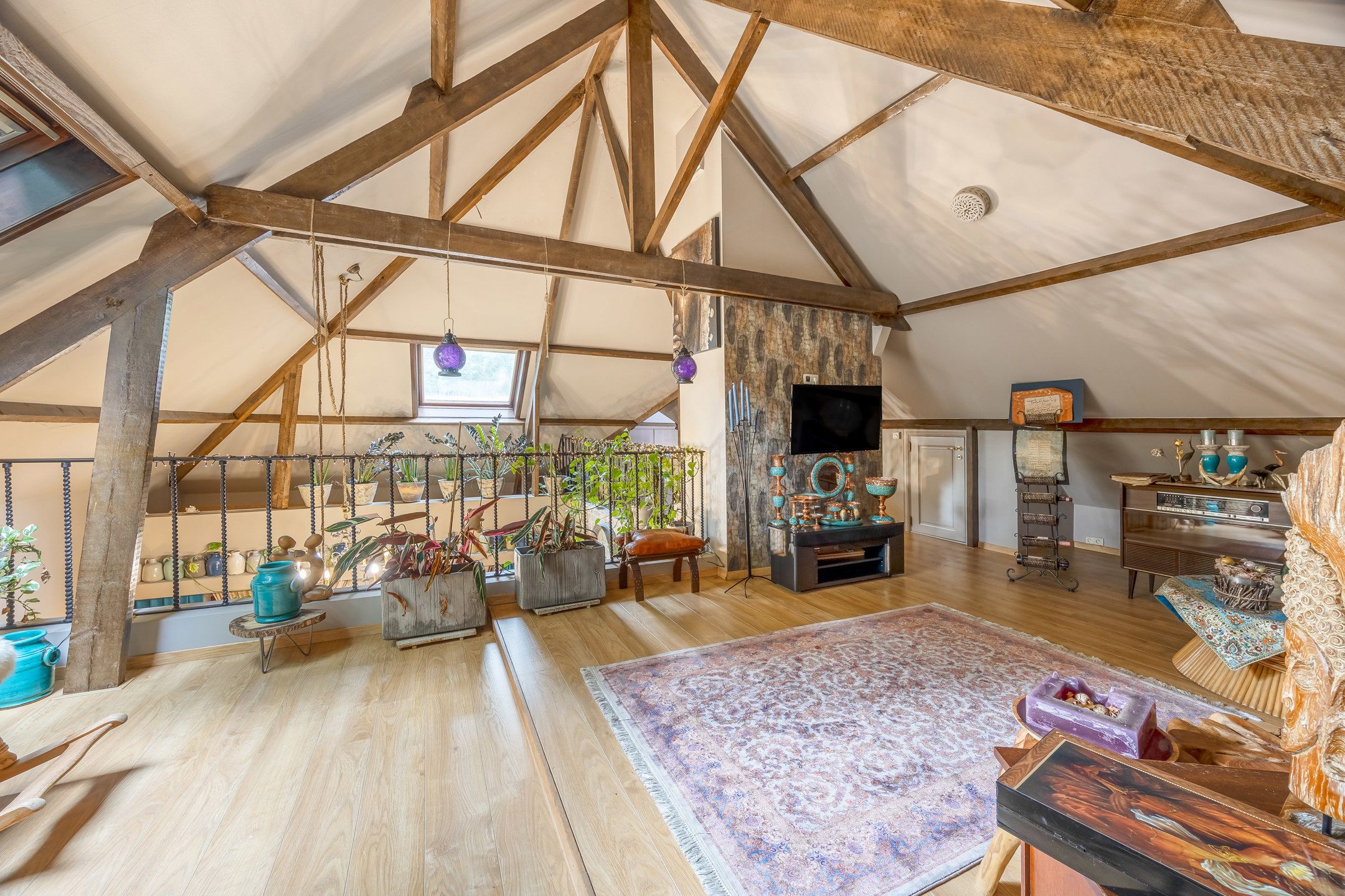 Woning met bijgebouw op groen domein van 3.905 m2 foto 19